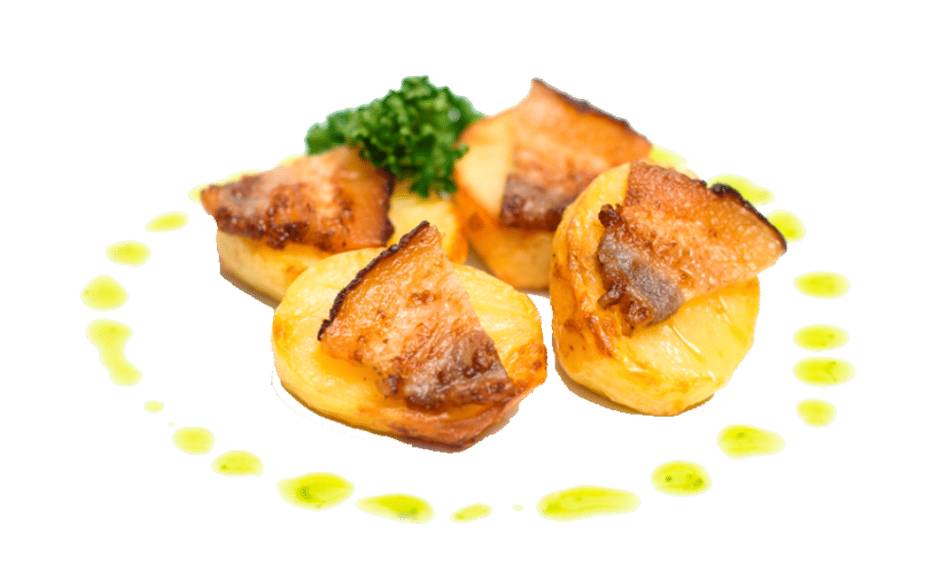 Картофель на углях с салом